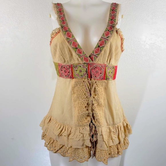 Free People Tops - Gorgeous Free People top with bohemian details